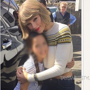 BDG cropped sweater *TAYLOR SWIFT*